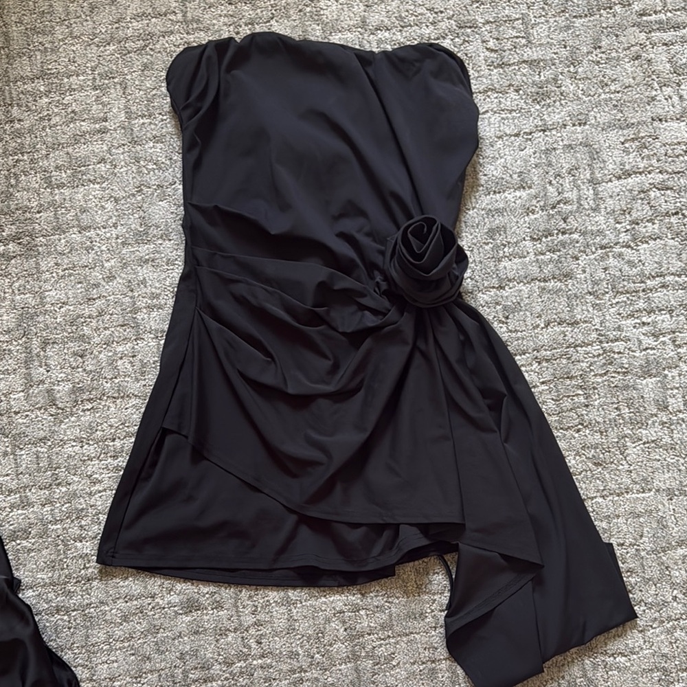 Elegant Black Strapless Dress